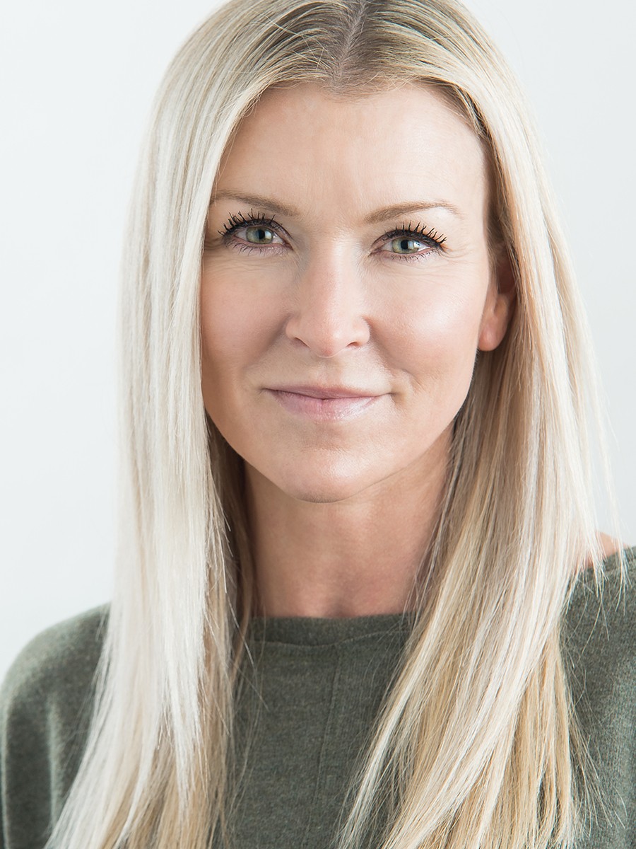 Chrissy b Coleman
